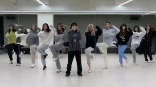 فيديو رقص "Super Yuppers!" لفرقة Cosmic Girls بنسخة العشر عضوات تم الإعلان عنه!