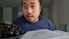 ASMR Eating Dark Red Grapes, Hand Licking & Coloring Hearts ❤️