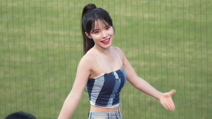 Cute, adorable, and sexy beauty girl from Taiwan cheerleading squad, Lee Da Hye, dancing