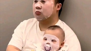 “人类幼崽可爱到犯规了”