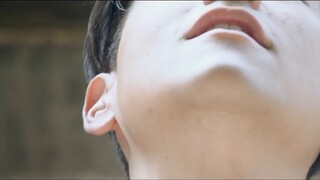 【قصة مختصرة من أفلام جيانغ ون】 أنا معجب بفتاة، لكنني ما زلت أحمل بندقية على كتفي.