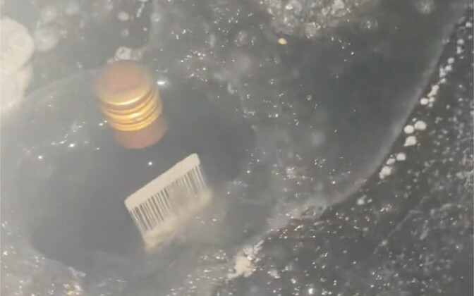 Kesedihan Mengalir Membentuk Sungai