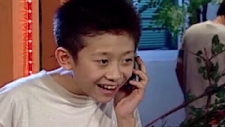 It’s so hilarious to see Liu Xing making a phone call himself!