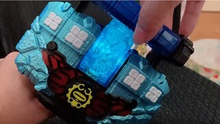 1500 Knights' Lucky Bag has many Knights' Ducks