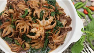ผัดกะเพราหมึกสาย กรุบๆ กรอบๆ อร่อยค่ะ