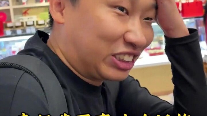 Tak sengaja menemukan camilan mahal banget, teman sekamar sampai terkejut ngak percaya, endingnya ma