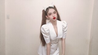Thịt mỡ dưa hành câu đối đỏ. Em đây bé nhỏ chẳng ai yêu.🌸Emi🌸