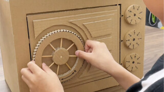 A safe made from a快递 cardboard box turns out to have so many fun little science experiments inside!