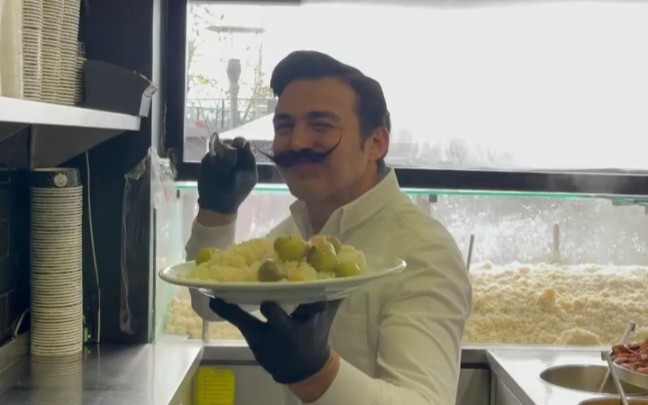 Where’s your background art, Blunder?