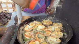 Cara Membuat Jajanan Telur Rebus Goreng Bungkus Daun Jati ala Warga Prindavan India!