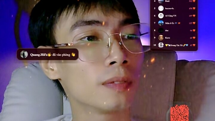 Dương Bảo Ngọc  (@ngoc.agi) đang phát LIVE TikTok 9-7.26