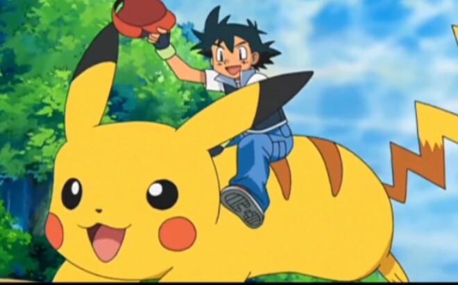After Xiaozhi became small, he rode on Pikachu directly. This time it was Pikachu's turn to protect 