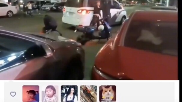 هذان الأخوان دخلوا الحجز بحماس شديد!