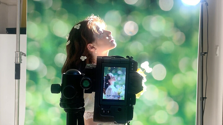 Socially Awkward at Home? Master Selfies with Sunlight, Light Spots & Ethereal Hair✨