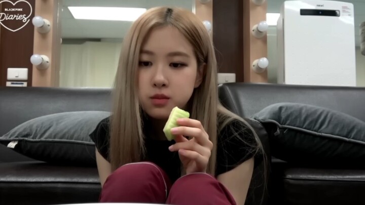 ROSÉ Eating Compilation