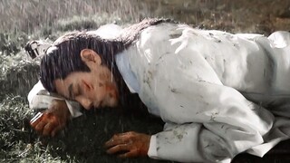 The beauty was injured in the battle, her white clothes were stained with blood, and the cold and el