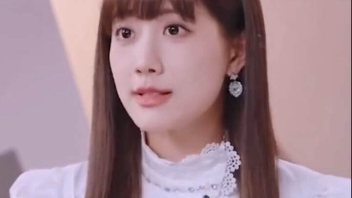 Li Yitong says only Ju Jingyi has broken SNH48's circle.