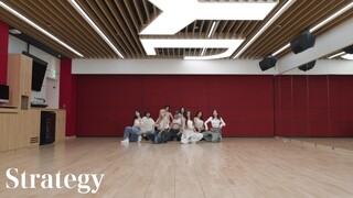 لنناقش مدى حب JYP لباب الأرنب الدوار