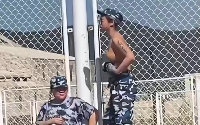 天气这么热还要军训