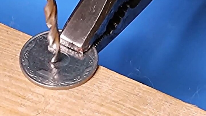 Mẹo này nhất định phải nhớ! Rất ít người biết đến công dụng này của đồng xu.