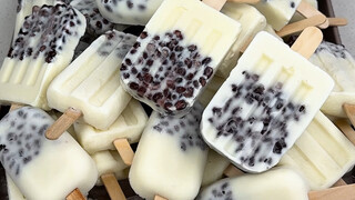 你是不是每次做雪糕都有冰渣，今天教你们一个做出来的雪糕没有冰渣的配方，而且奶香浓郁，很好吃！