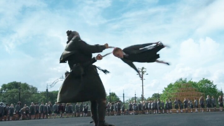 Belum pernah melihat kepala sekolah yang begitu menakutkan