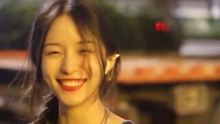 我承认，她有几分姿色