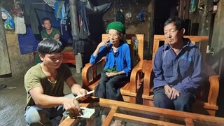 Vợ chồng Ông bà già trên núi nhận quà tới tấp lúc xế chiều. Nguyễn Tất Thắng