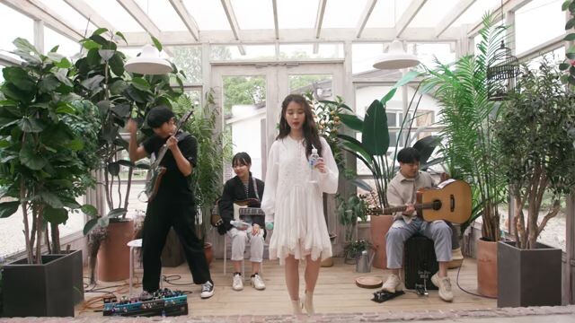 EIGHT BY IU
