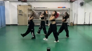 لن تقفز فرقة BLACKPINK على صافرة البداية بعد الآن، لكننا سنفعل ذلك.