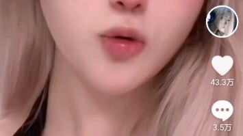 Con người cứ hay bùng cháy ở những nơi kỳ lạ