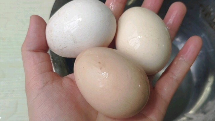 Orang pertama di desa kami yang makan seperti ini, enak banget!