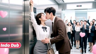 Mahasiswi magang salah masuk kantor CEO, langsung dicium paksa! Ternyata CEO sud