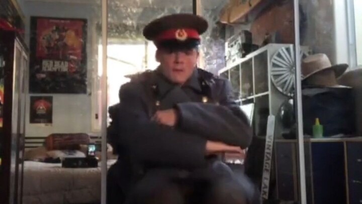 "Tantang Tarian Komisaris Soviet"