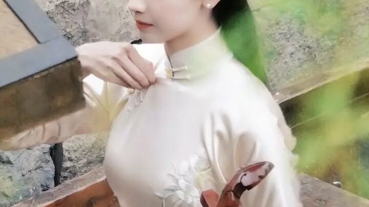 Gegar dunia drama percintaan!! "Kalau nggak bisa jadi pengantinmu, ya jadilah ibumu!" Ibu tiri canti