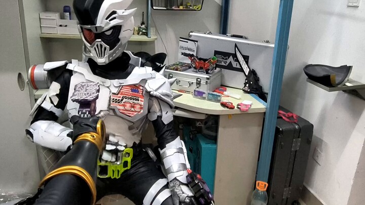 Saat Kamen Rider diwawancarai, dia sebenarnya...