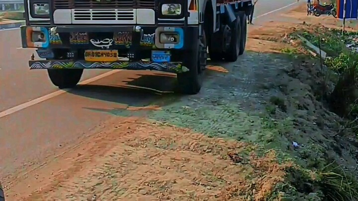 tyre mafiya tyre panchar wala aya hai