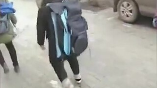 Về tầm quan trọng của vị trí khi kinh doanh, hahahahahahahaha thật tuyệt vời