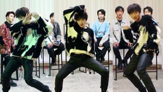 Yu Zeyu did a cover dance to EXO's "The Eve." Who else gets it, seriously?!