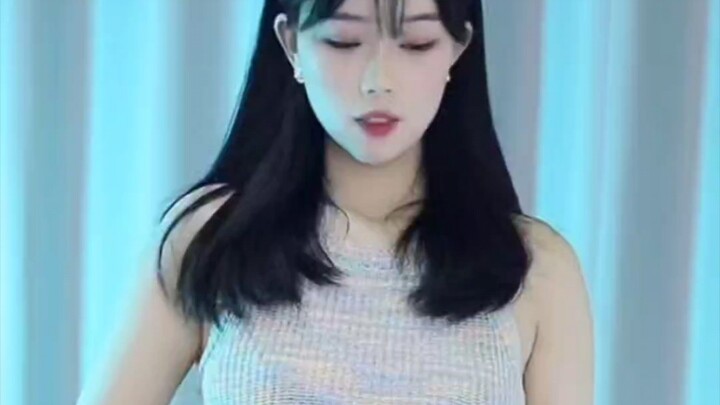 Tiktok Xia Meng nhảy con lắc