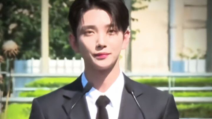 "Don't belittle your dreams; remember, you're not alone." [SEVENTEEN]