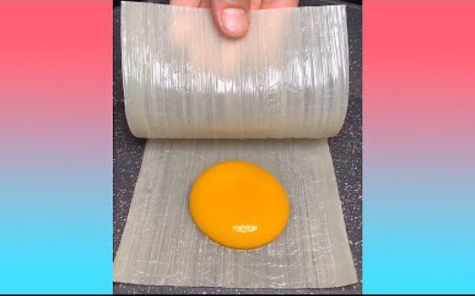 This is an extremely eye-catching and strangely satisfying video!!!