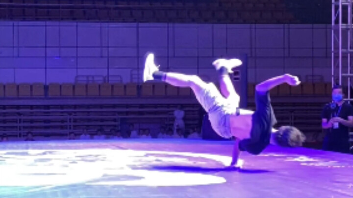 Bboy Haoran Teacher: Street Dance Judge Show Performance – Handsome Solo