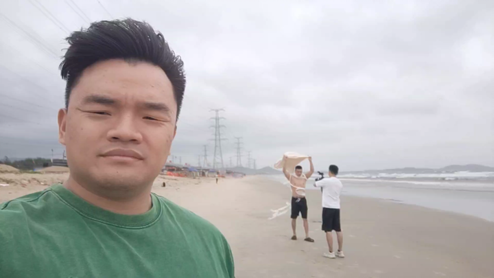 这孩子。。。。。。[笑]