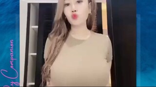 ada yg mau tukeran baju sama aku 😅