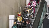 Khi bạn thấy Kamen Rider đầy thang máy tại Comic-Con