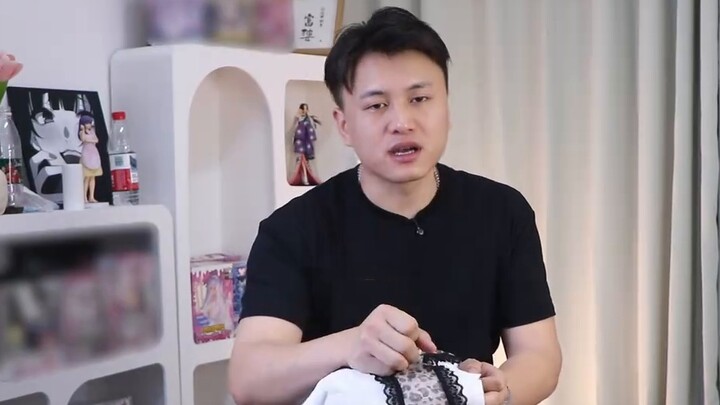 كيف ستختار بين دمية بحجم كامل ودمية بحجم نصف الجسم