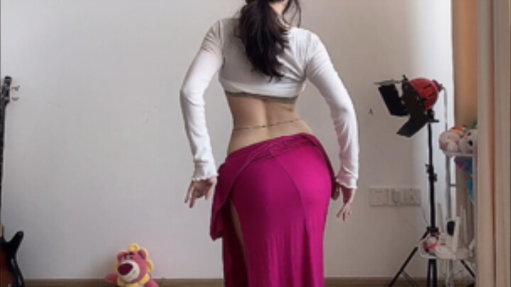 Follow along! Absolutely twisted into a twist (Nee Jathaga Indian fusion belly dance choreography)