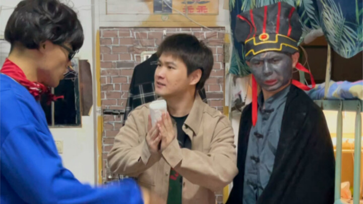 هل يمكنني أن أخفض صوتي قليلاً حتى لا أزعجك؟