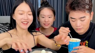 #Taro Paste and Flossy Pork Sandwich—Binbin never in a million years expected that his little sister